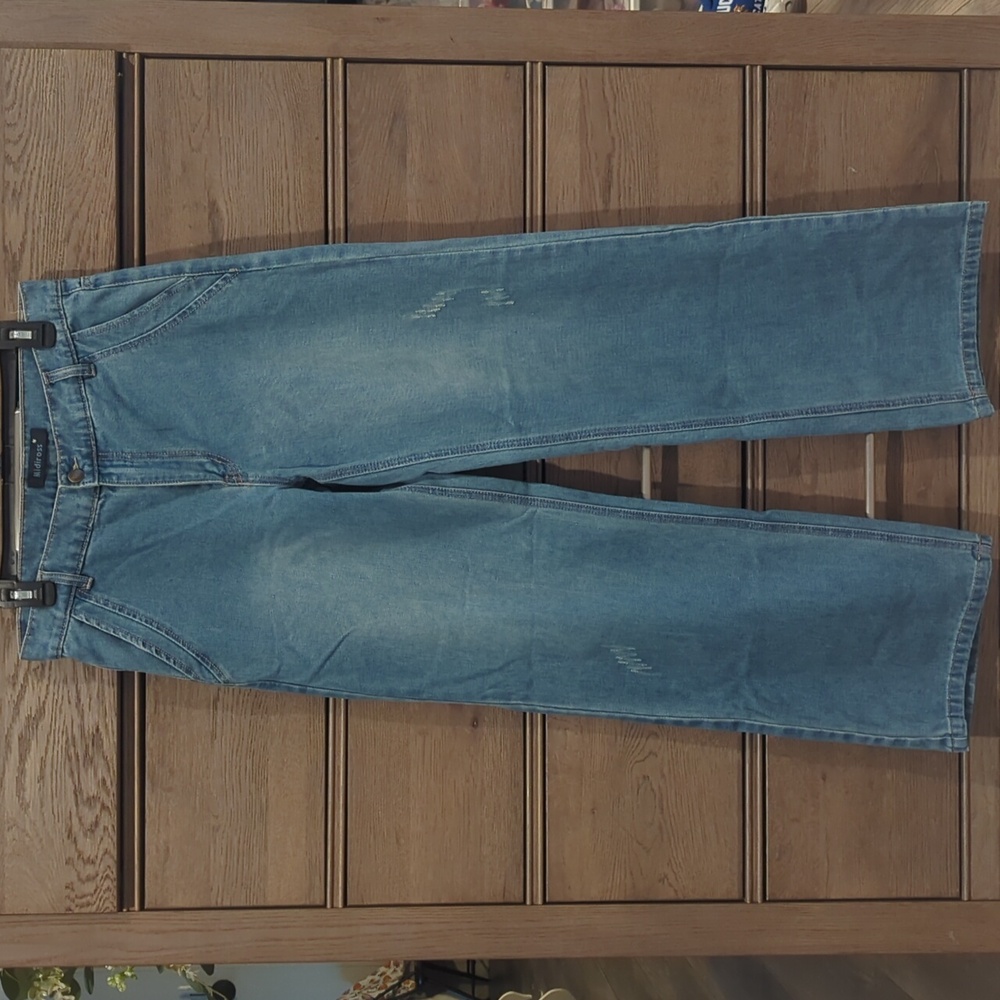 Women's Wide Leg Midiross Medium Wash Denim Jeans
